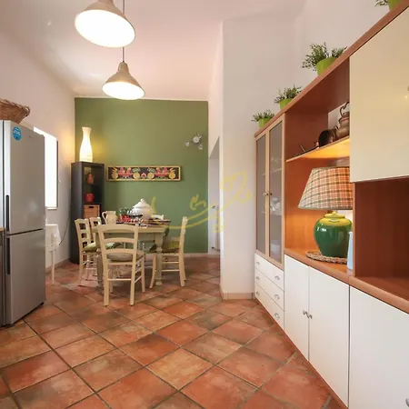 Td Marinesca Typical With Pool Villa *