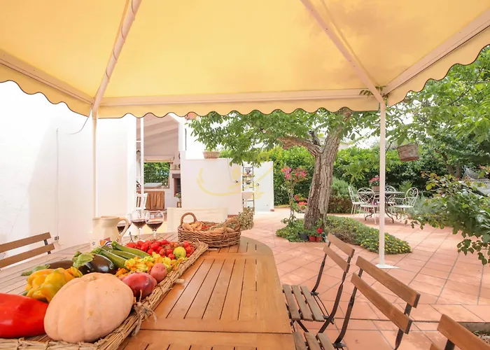 Td Marinesca Typical With Pool 빌라 폴리나노 아마레