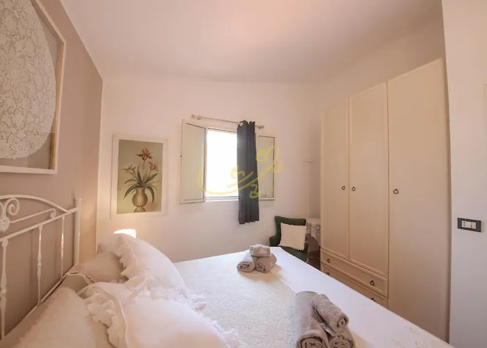 Td Marinesca Typical With Pool *