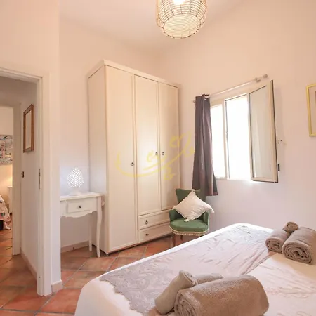 Td Marinesca Typical With Pool