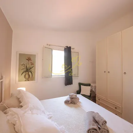 Td Marinesca Typical With Pool *