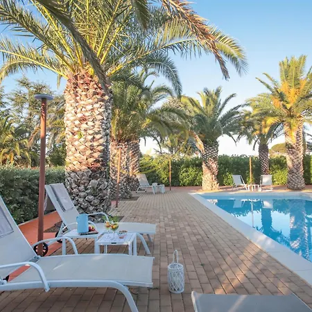 Td Marinesca Typical With Pool Villa *