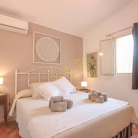فيلة Td Marinesca Typical With Pool