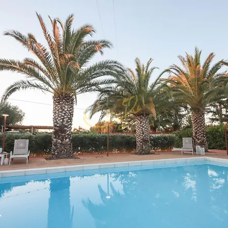 Td Marinesca Typical With Pool *