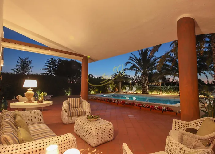 Td Marinesca Typical With Pool Villa *